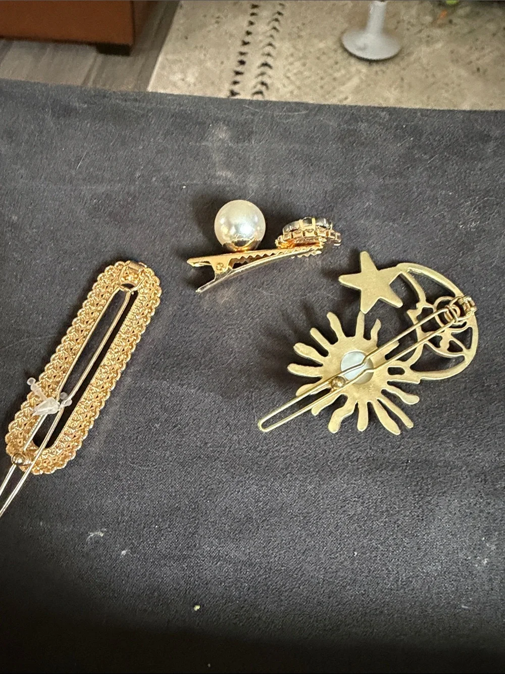 Vintage Pearl Accent Hair Clip Set – Women's Fashion Hair Accessories